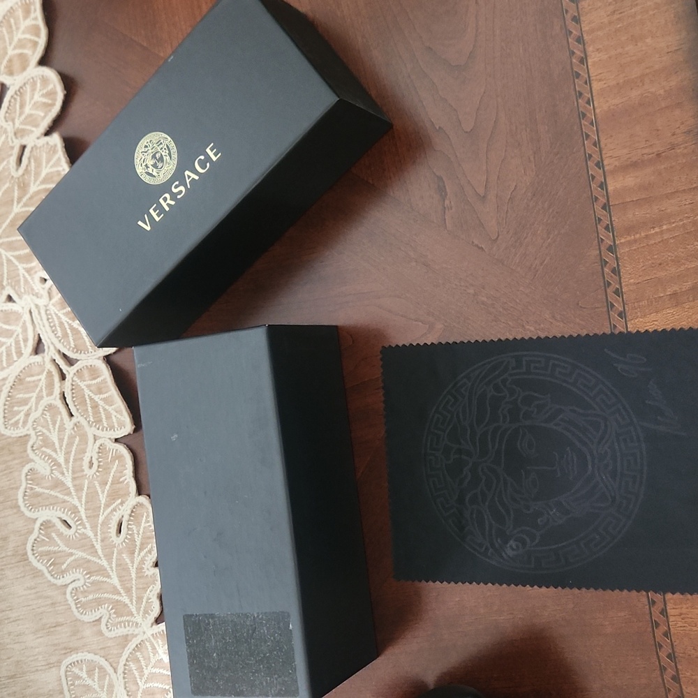 Versace Black and Gold Sunglass Case/Box/Cloth - Picture 4 of 5
